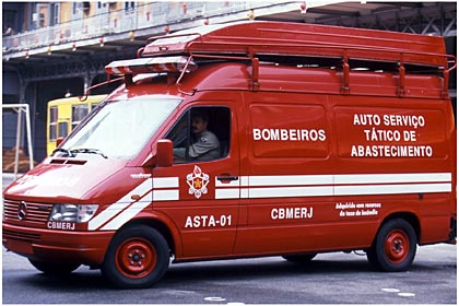 Un véhicule d'interventions diverses à RIo de Janeiro